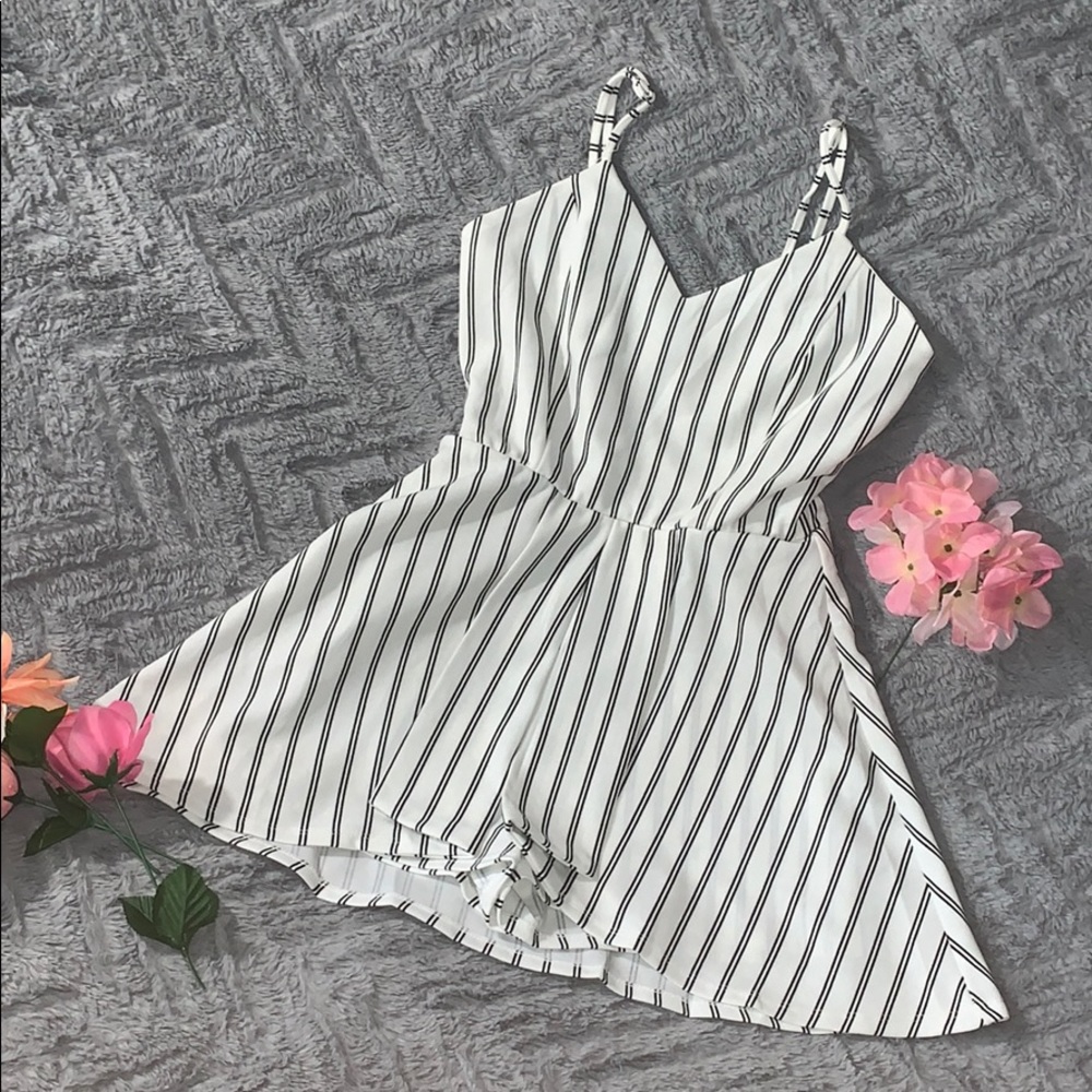 SHORT JUMPSUIT VERY CUTE.!💕 SLIDE to LAST IMAGE🥰